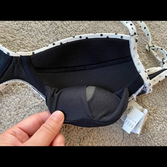 Bikini Set - Picture 3 of 7